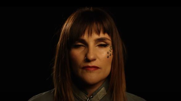 Agarrarte a la vida , la apuesta de Rozalén para prevenir el suicidio