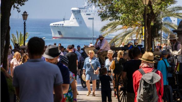 El turismo se acerca a la normalidad: España recibe casi diez veces más turistas en abril