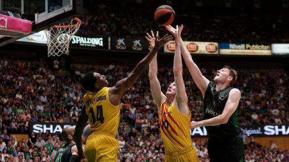 ACB Playoff. El Barcelona sobrevive a Badalona y jugará la final contra el Madrid | 60-63