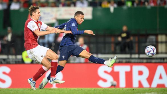 Liga de Naciones. Mbappé marca un golazo pero Francia es última