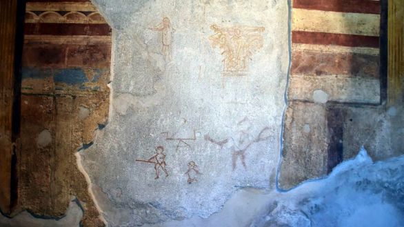 Pompeya luce nuevos mosaicos y un esqueleto equino restaurado