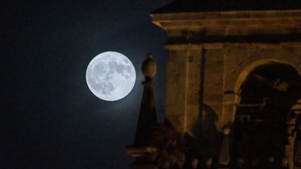 Superluna de fresa: ¿Qué es y de dónde le viene ese exótico nombre?