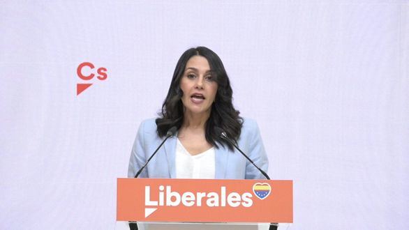 Arrimadas no dimite y anuncia una refundación de Ciudadanos en seis meses