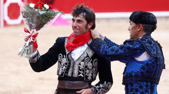 Feria de San Fermín: Rejones. Dos orejas regaladas