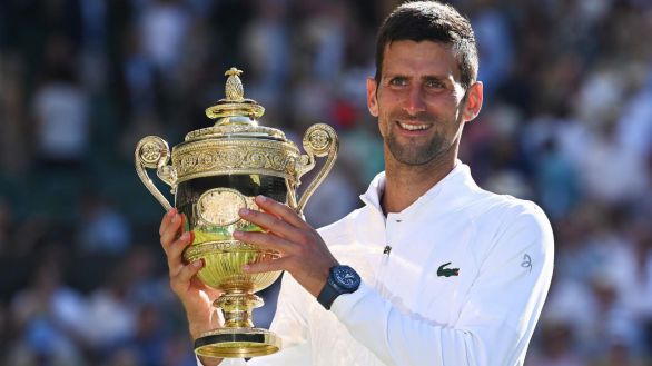 Djokovic alza su séptimo Wimbledon y se pone a un Grand Slam de Nadal