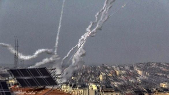 Israel ataca una base militar en Gaza tras recibir el impacto de cuatro cohetes desde la Franja