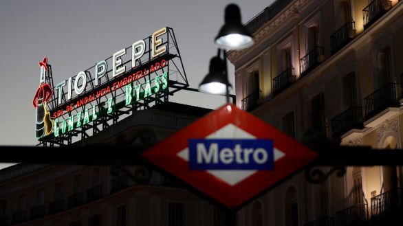 Ante la dificultad de cumplir el decreto de ahorro, Ribera dará un margen a los comercios