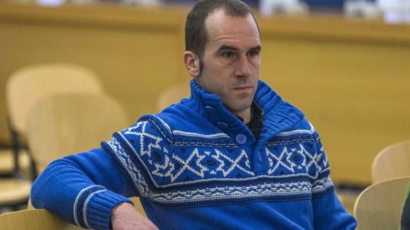 El etarra Txeroki llega a España para ser juzgado por un atentado en Bilbao en 2002