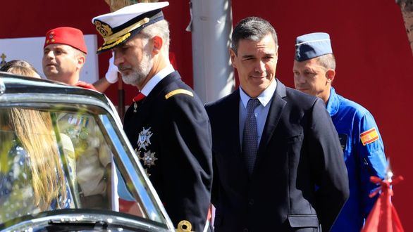 Sánchez se salta el protocolo y hace esperar al Rey pero no se libra de un monumental abucheo