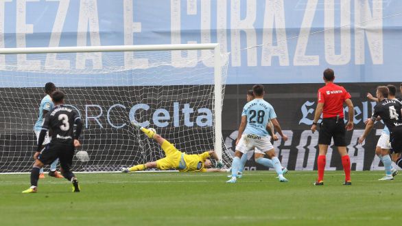 LaLiga. La Real Sociedad asciende tras tomar la casa del Celta