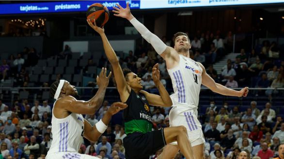 ACB. El Real Madrid despega ante el Joventut y se mantiene invicto