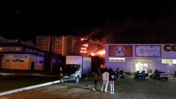 Un caza ruso se estrella contra un edificio de viviendas en Krasnodar