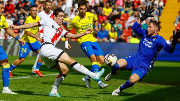 LaLiga. El Rayo aplasta al Cádiz en Vallecas