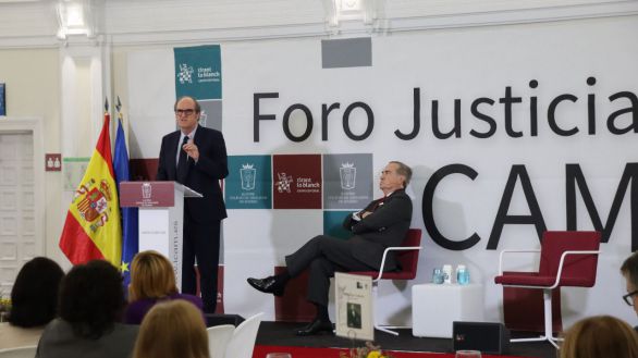 El Defensor del Pueblo aboga por una Justicia con más medios y una remuneración digna para el Turno de Oficio