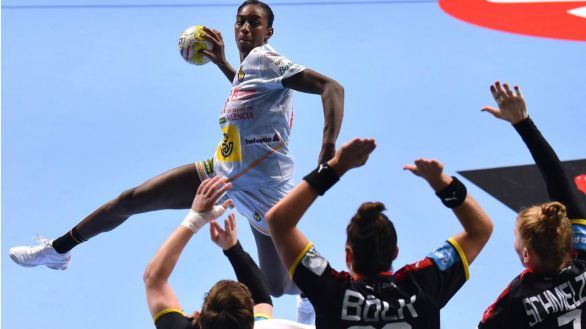 Europeo Femenino. España demuestra su carácter irreductible y pasa a la segunda ronda