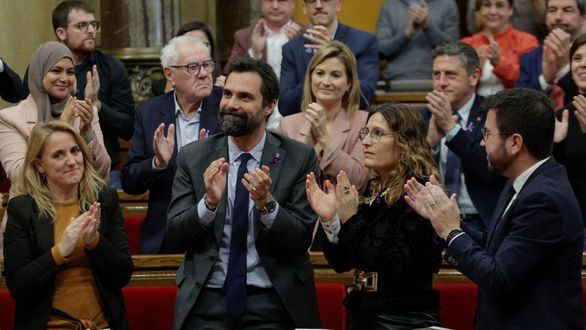 El TSJC absuelve a Torrent de un delito de desobediencia al Tribunal Constitucional