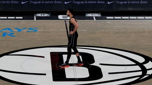 NBA. Ben Simmons, 76ers, tiros libres y pollo gratis