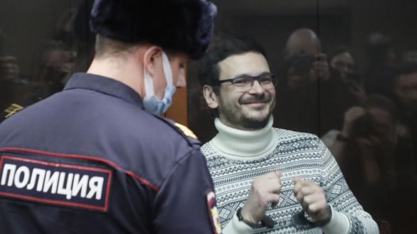 La Justicia rusa condena a ocho años y medio a un opositor por denunciar crímenes de guerra