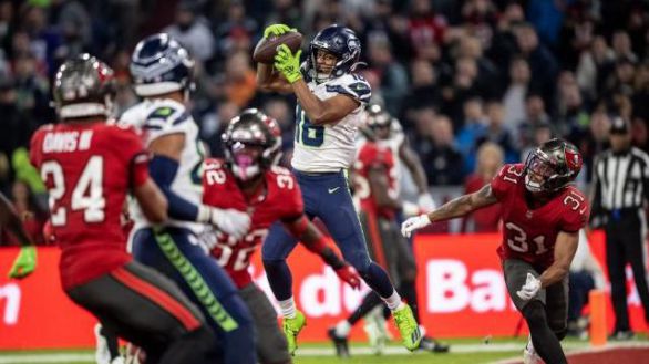 NFL. El calentamiento de los Seahawks a 10º bajo cero que ha dado la vuelta al planeta