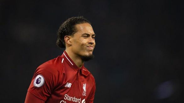 El Liverpool teme por Van Dijk a mes y medio de jugársela con el Real Madrid