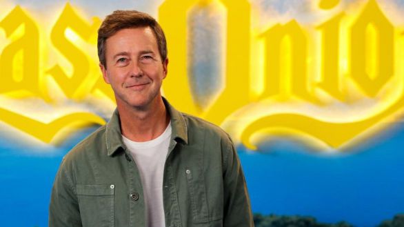 Edward Norton descubre su parentesco con la Pocahontas de la vida real