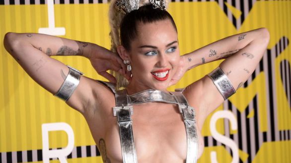 Miley Cyrus anuncia el lanzamiento de su disco 