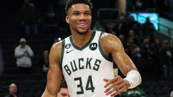 NBA. Antetokounmpo se luce con 50 puntos ante los Pelicans