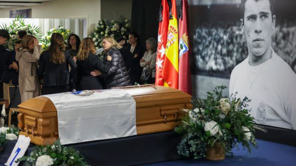 El palco de honor del Bernabéu acoge la capilla ardiente de Amancio Amaro
