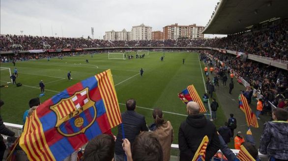 El Barcelona incluye a Julián Araujo en su filial, tras la negativa de la FIFA
