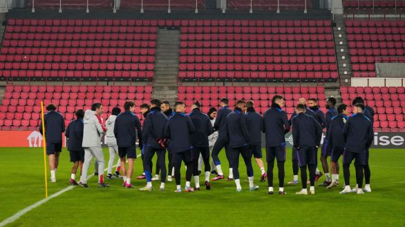 Europa League. El Sevilla quiere cerrar el pase a octavos en Eindhoven, donde empezó todo