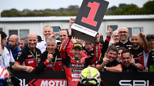 Superbikes. Álvaro Bautista comienza la temporada con victoria en Australia