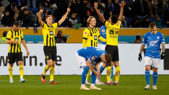 Bundesliga. Brandt pone líder al Borussia Dortmund