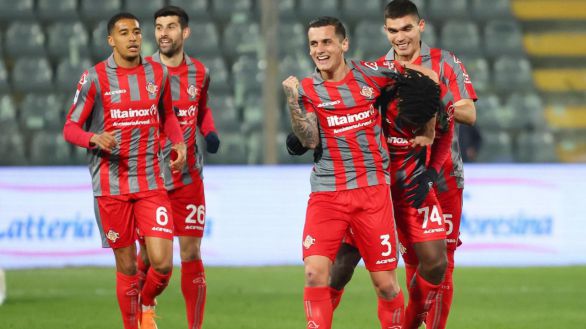 Liga italiana. El Cremonese sonroja a la Roma de Mourinho y sale del pozo