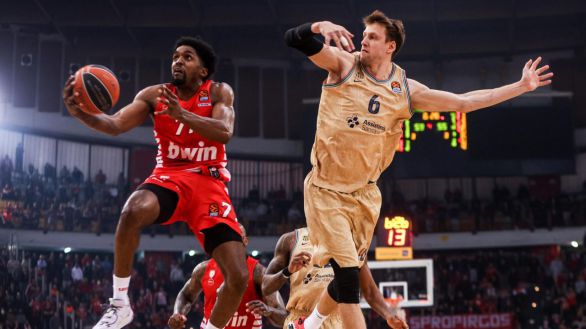 Euroliga. Olympiacos maniata al Barcelona