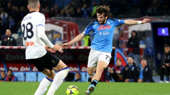 Liga italiana. 'Kvaradona' señala el camino del Nápoles