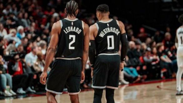 NBA. Kawhi Leonard roza la perfección y deja el Oeste al rojo vivo