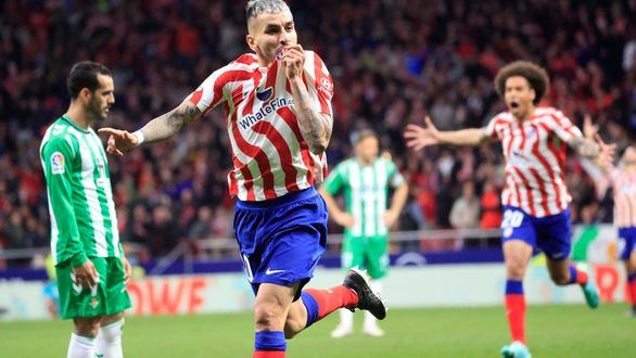 LaLiga. El Atlético afianza la tercera plaza tras batir al Betis con una genialidad de Correa