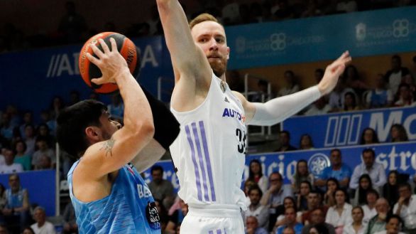 ACB. El Breogán bate al Real Madrid y le da el homenaje a Musa