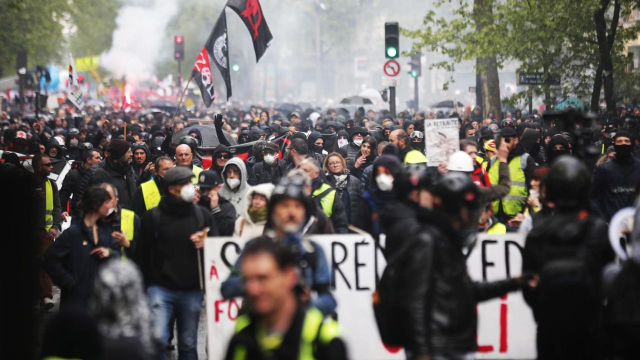 Cientos de miles de franceses se manifiestan en la calle contra la ...