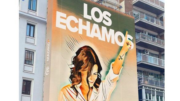 Ayuso responde a la lona de Podemos: 