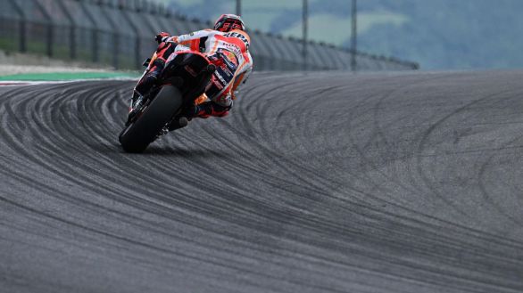 GP Italia. Marc Márquez se vuelve a caer y al centro de la polémica
