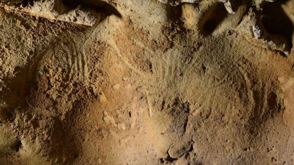 Descubiertos en una cueva en Francia los grabados más antiguos de neandertales