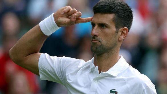 Wimbledon. Djokovic doblega a un gran Thompson para estar en tercera ronda