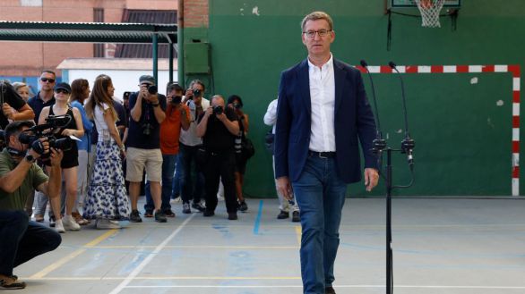 El PP espera el recuento con el balcón de las victorias instalado