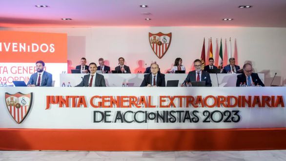 Más leña en la guerra de Del Nido contra Castro por el palco del Sevilla