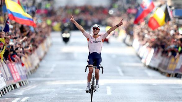 Gesta de Van der Poel en Glasgow: se proclama campeón mundial de fondo en carretera