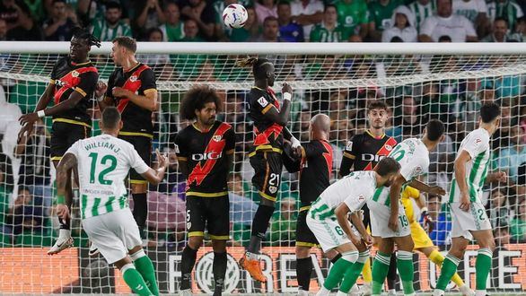 LaLiga. El Betis tumba al Rayo gracias a un obús de Willian José