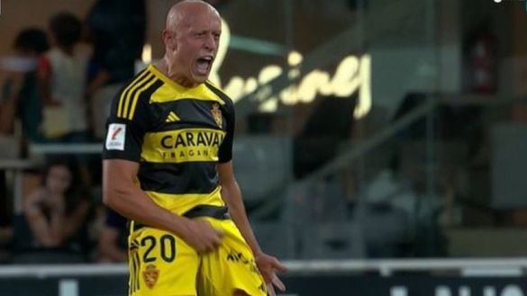 LaLiga denuncia ante Competición y Antiviolencia el gesto obsceno de Víctor Mollejo