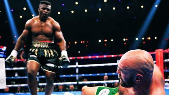 Tyson Fury vence a Ngannou en un mar de sospechas de robo