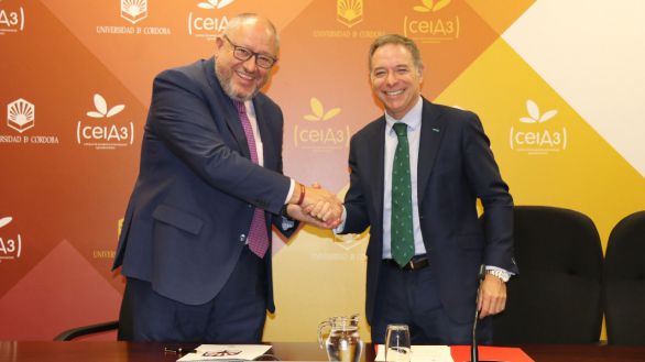 La UCO y Banco Santander acercarán el mundo de las finanzas a la población senior